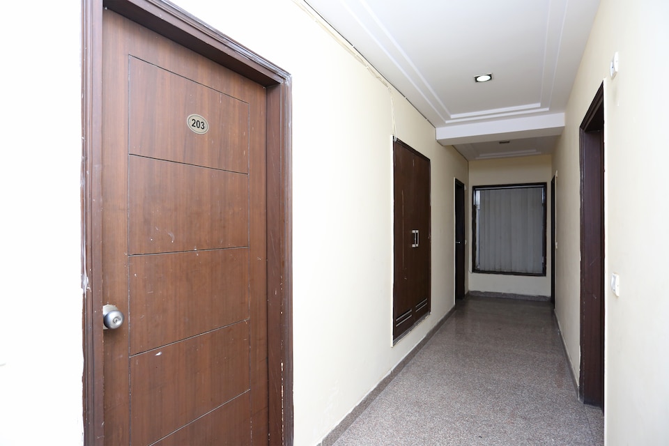 OYO 15096 Hotel Stay International, Airport Delhi, Delhi Transit
