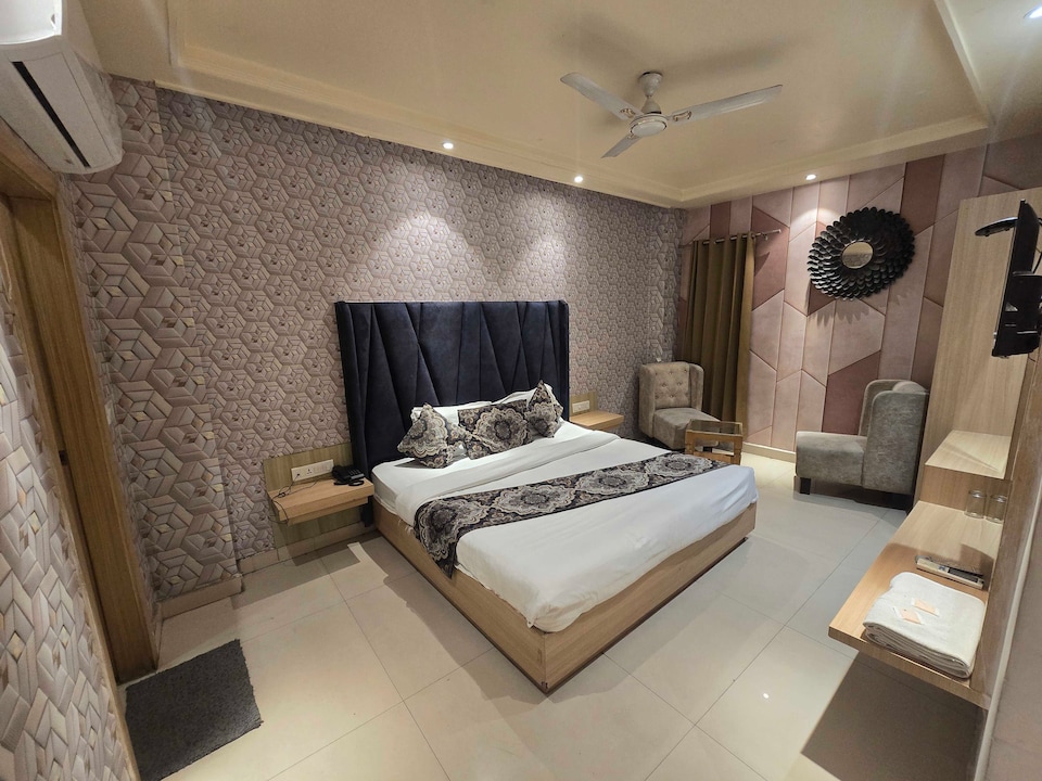Hotel O One Earth Hotel City Pearl, Golden Temple Road Amritsar, Amritsar