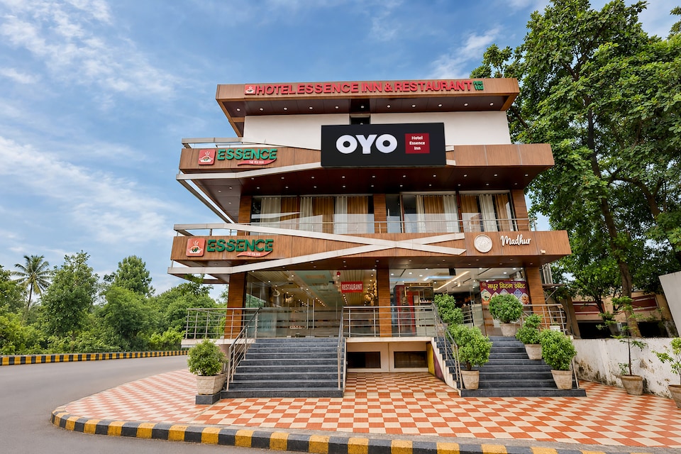 Hotel O Essence Inn, Chowk Allahabad, Prayagraj