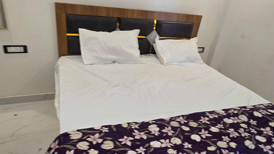 Hotel O Awadh Stay Inn, Mumfordganj Allahabad, Prayagraj