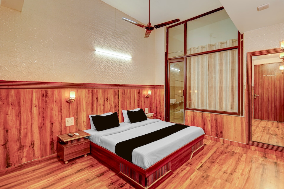 HOTEL O SAFFRON , Meerut, Meerut