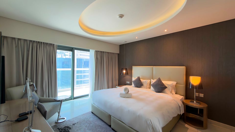 Luxury 1BR at Paramount Residences with Pool Gym & Parking, Jumeirah, Dubai
