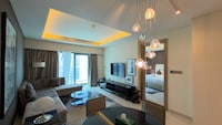 Luxury 1BR at Paramount Residences with Pool Gym & Parking