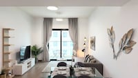 Stylish 1BR Apartment at AKA Residence with Pool Gym & Parking