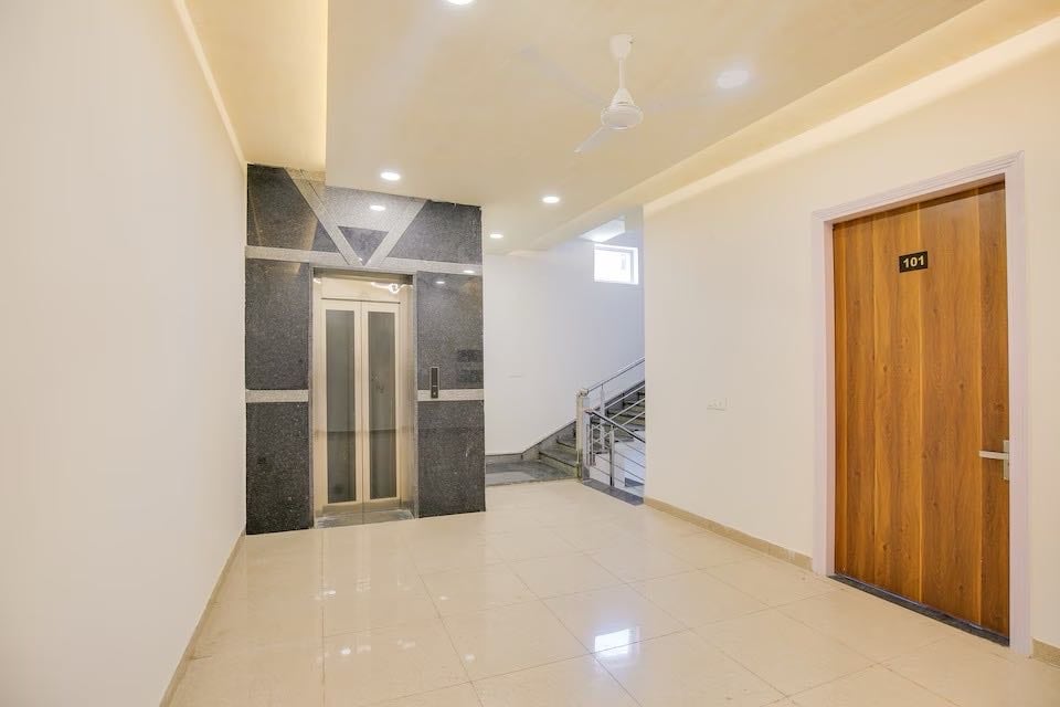 POP 84607E Hotel Tashi, Railway Station Amritsar, Amritsar