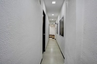 Collection O Santacruz Metro Station Formerly MKN House