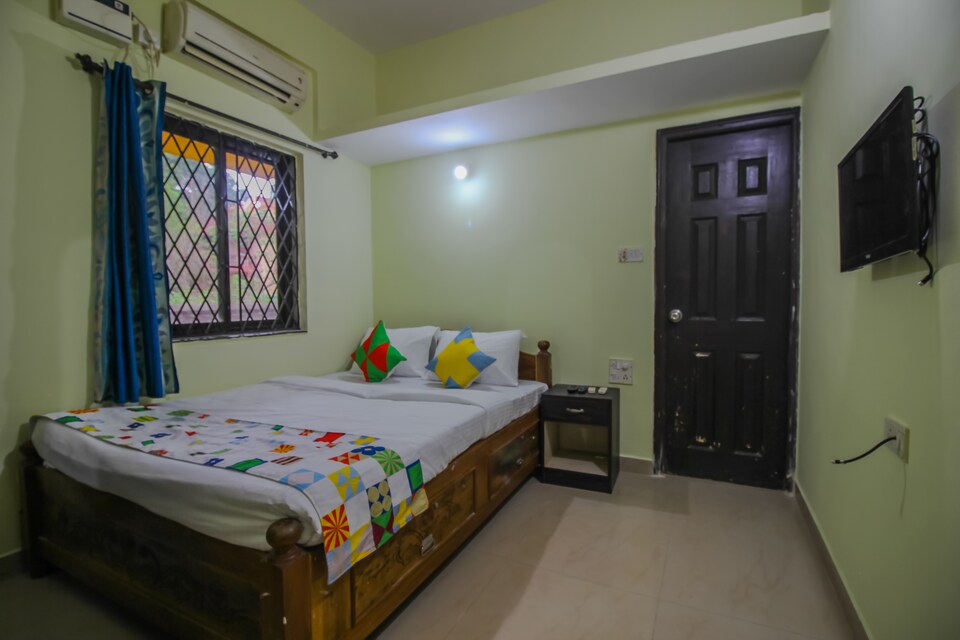 Live on GOA3885, Baga Goa, Goa