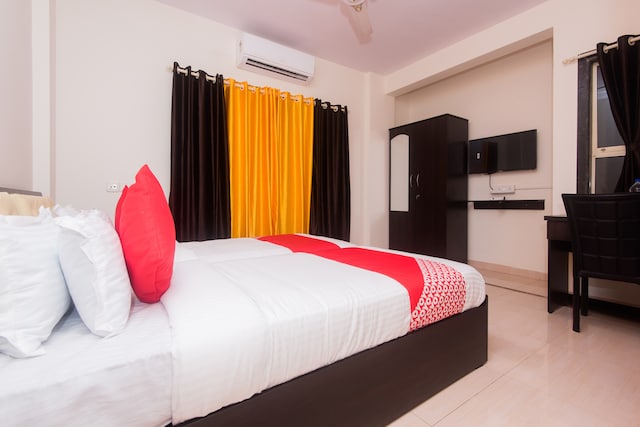 OYO 15119 Vista Service Apartment