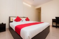 OYO 15119 Vista Service Apartment