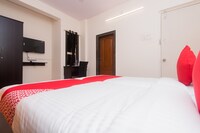 OYO Vista Service Apartment