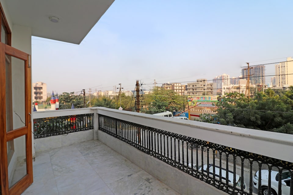Capital O 15124 Noida Stay, Noida Expressway SEZ, Noida