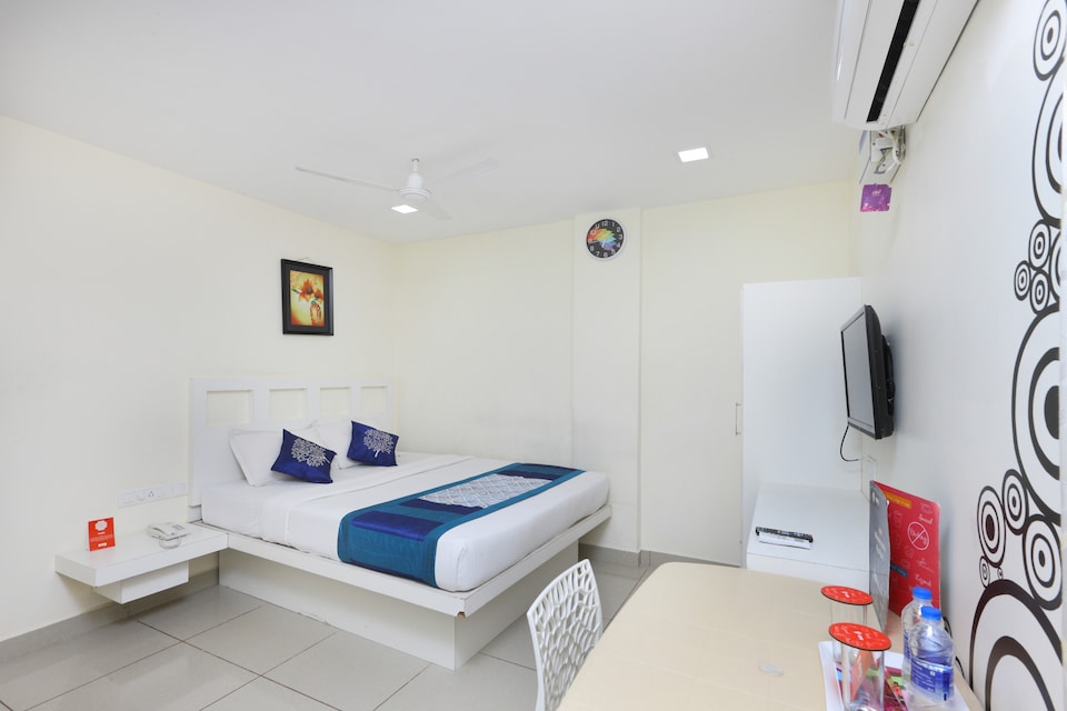 OYO 15132 Colors, Mylapore, Chennai