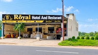 SPOT ON Royal Hotel And Resturant