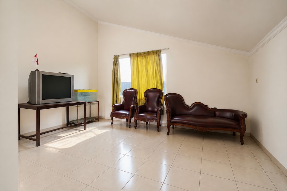 Hotel O near Jakarta International Velodrome formerly Wisma Lamida, East Jakarta, Jakarta