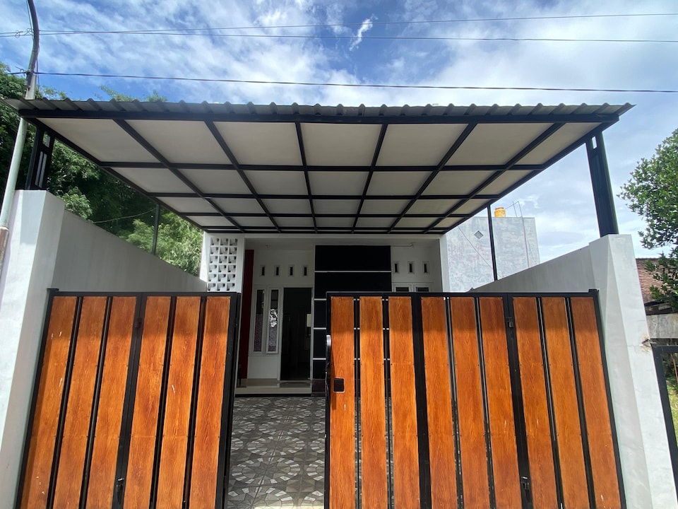 OYO 95348 Kost Baituna Syariah, Singosari, Malang