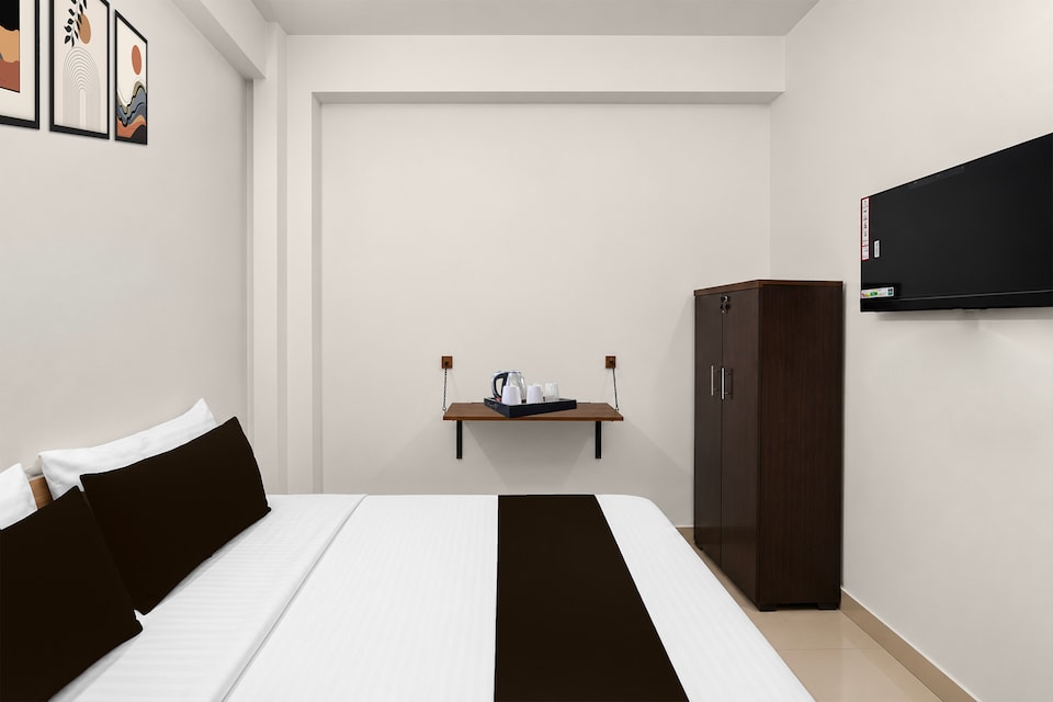 Hotel O Munsi Puliya Metro Lucknow, Indira Nagar Lucknow, Lucknow