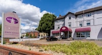Norwich Central Hotel- Near Norwich Train Station & Carrow Road Stadium