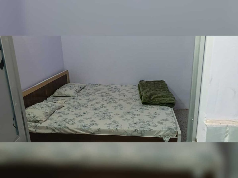 Hotel O Pathik Niwas Guest House, Gorakhpur, गोरखपुर