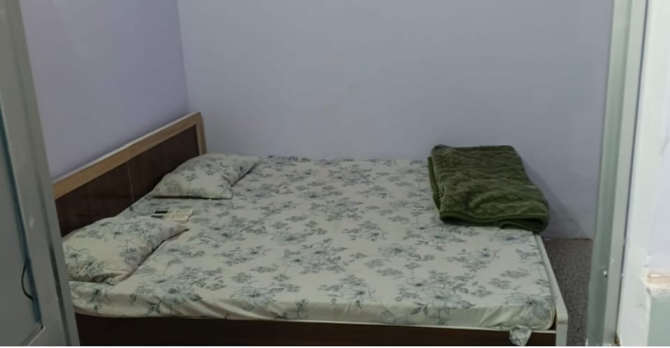 Hotel O Pathik Niwas Guest House, Gorakhpur, गोरखपुर
