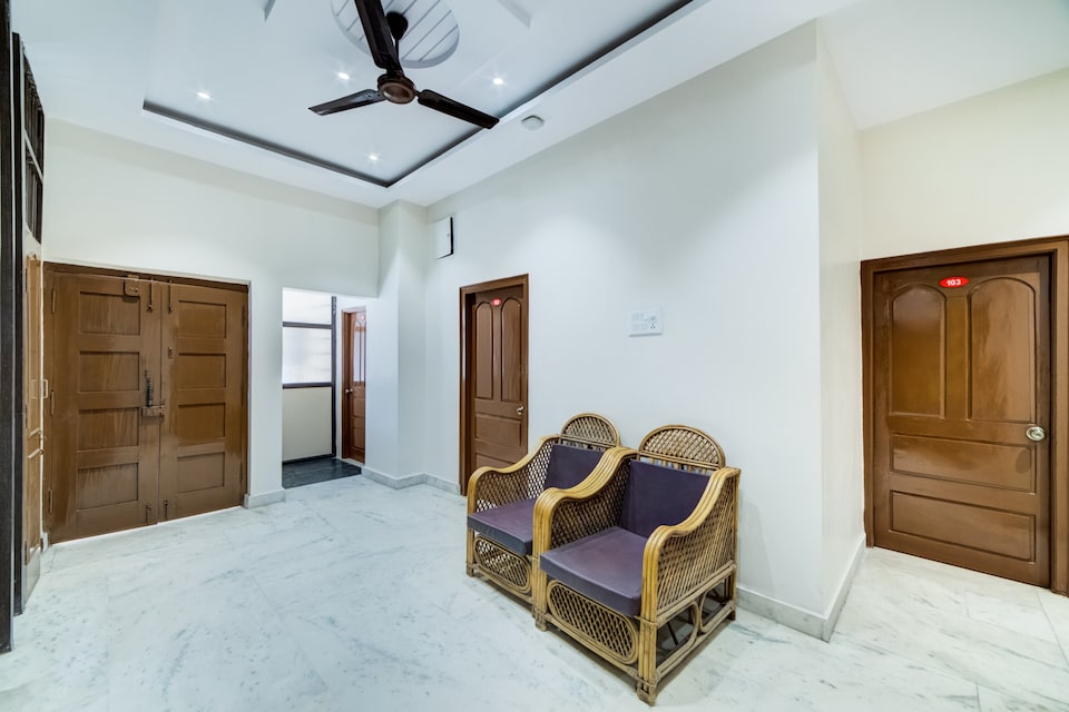 Capital O Townvilla Guest House Near Hyderabad Central, Ameerpet, Hyderabad