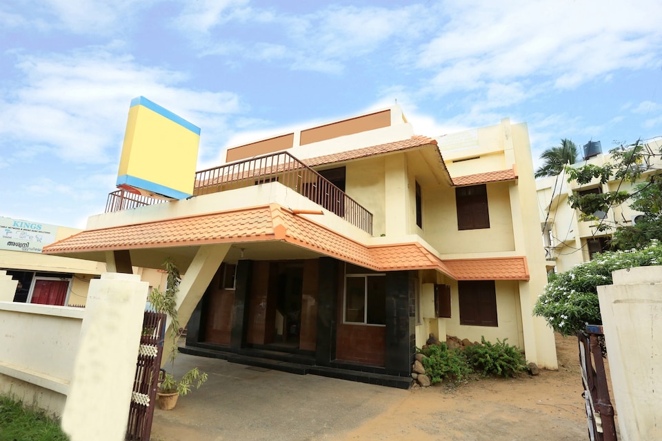Capital O 15150 Hotel Townhouse Club - Near Airport - Trivandrum, Airport Trivandrum, Trivandrum