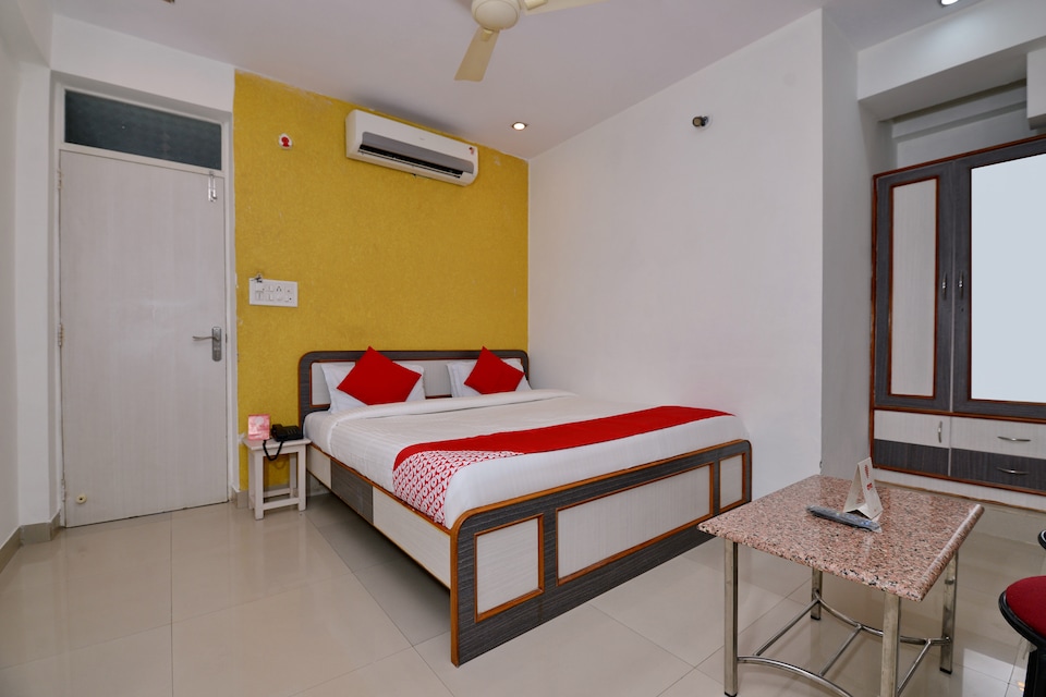 OYO 15164 Hotel Shree Radhey, Jodhpur North, Jodhpur