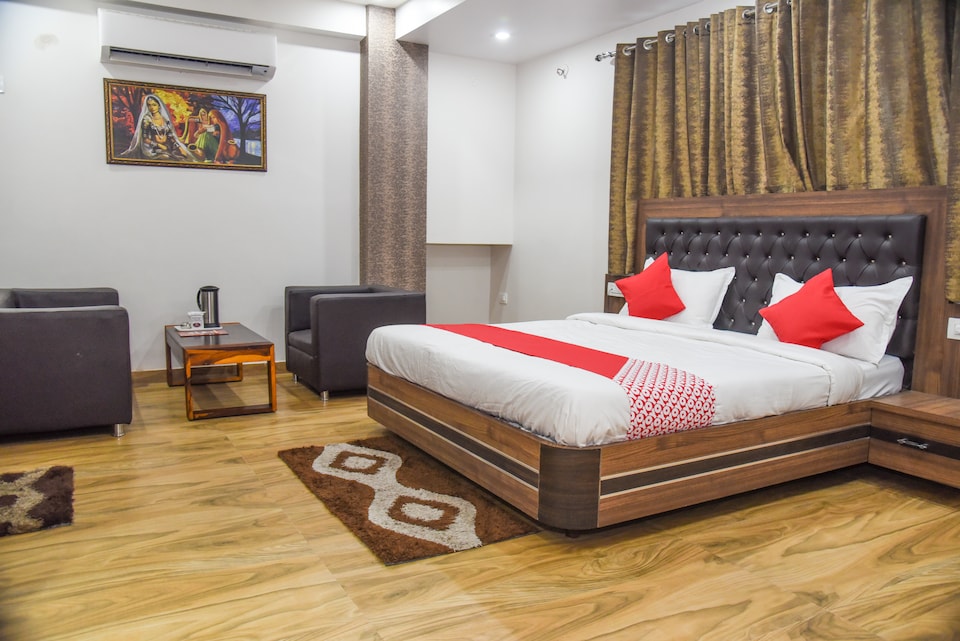 OYO 15167 Aashtha Inn, Transit Vizag, Visakhapatnam