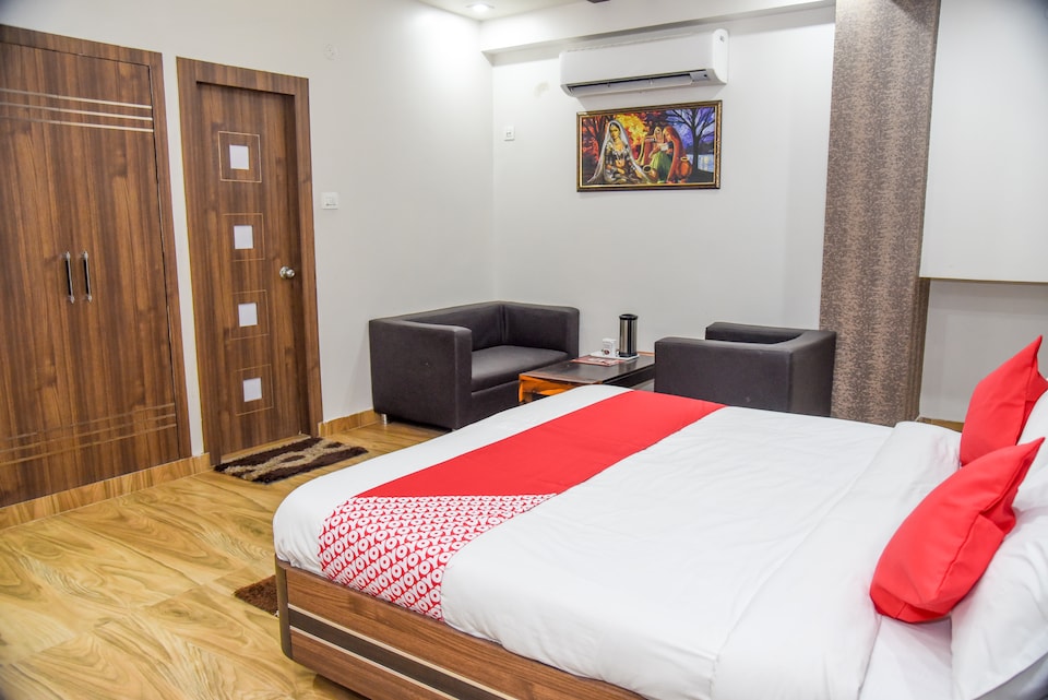 OYO 15167 Aashtha Inn, Transit Vizag, Visakhapatnam