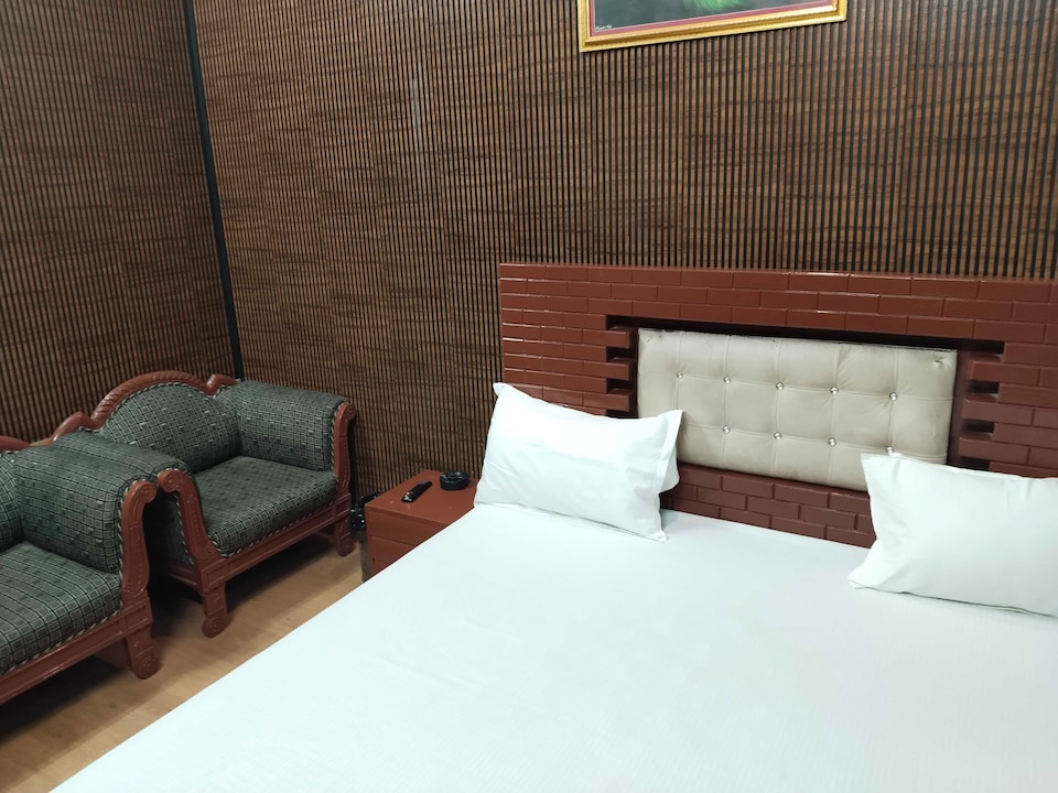 Hotel O KEASARIYA SWEETS, Meerut, Meerut