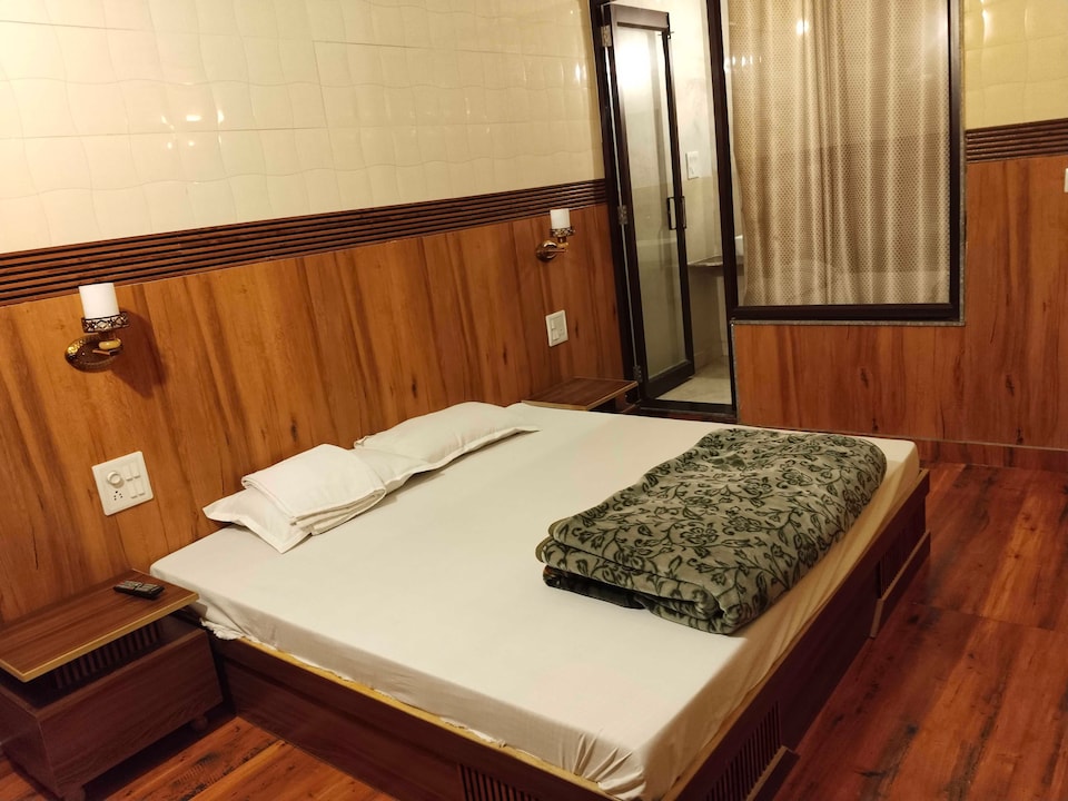 Hotel O KEASARIYA SWEETS, Meerut, Meerut