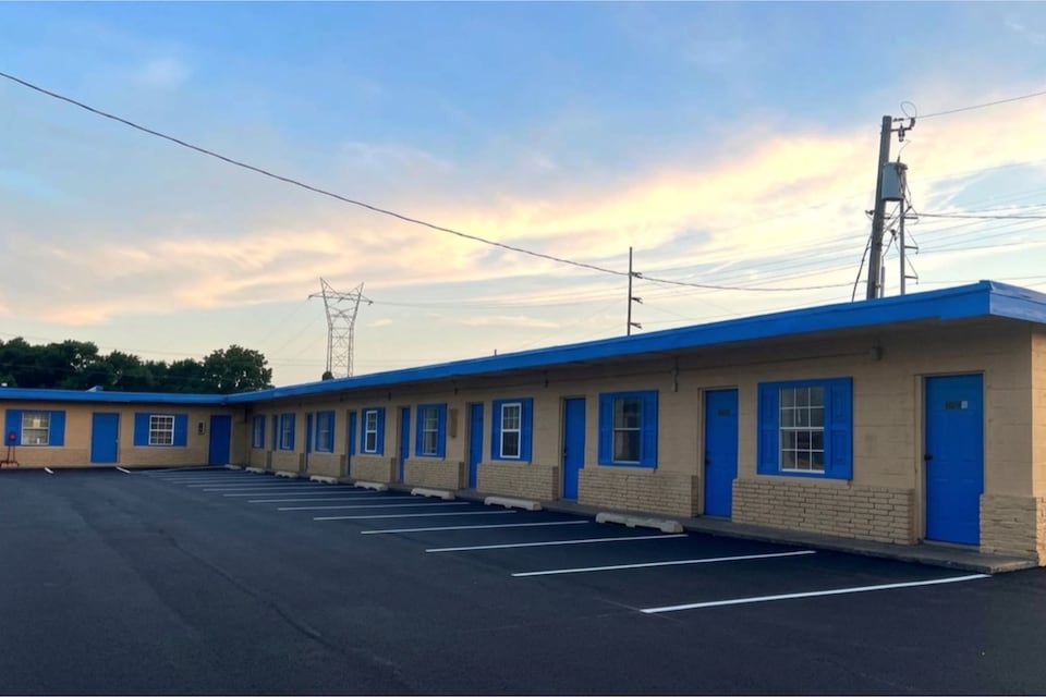 Holiday Motel Tulsa OK, C74017, Tulsa