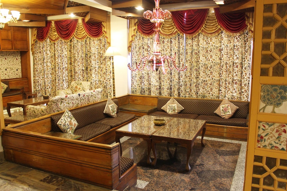 OYO 2684 Hotel Welcome, Dalgate Srinagar, Srinagar