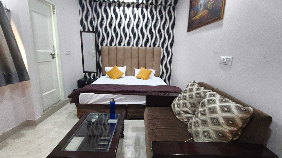 Hotel O Rooftop Inn , Okhla Jasola Delhi, Delhi