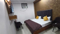 Hotel O Rooftop Inn 