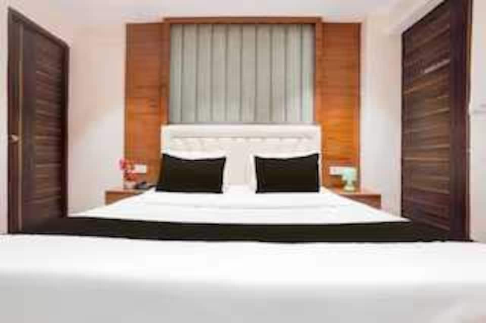 Hotel O Indirapuram Premium , Indirapuram Ghaziabad, Ghaziabad