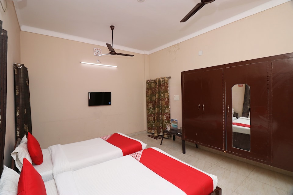 Flagship Chandra Prabha Guest House, Sigra, Varanasi