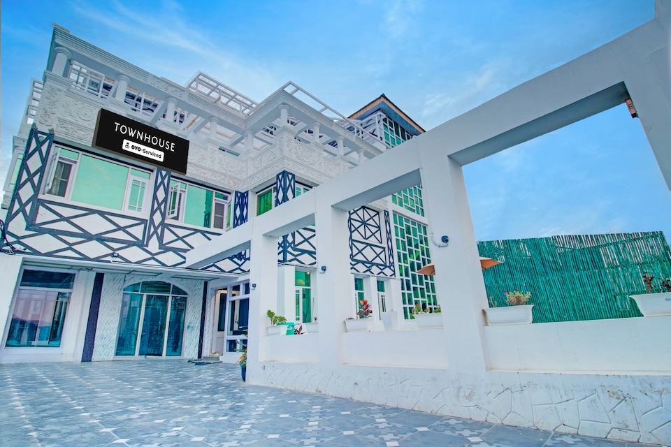 Townhouse Railway Road Srinagar Formerly Holiday Homes, Rajbagh, Srinagar