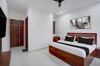 HOTEL O RED TREE