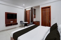 HOTEL O RED TREE