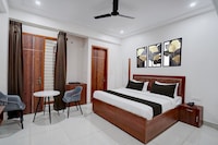 HOTEL O RED TREE