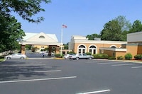OYO Greenridge Hotel