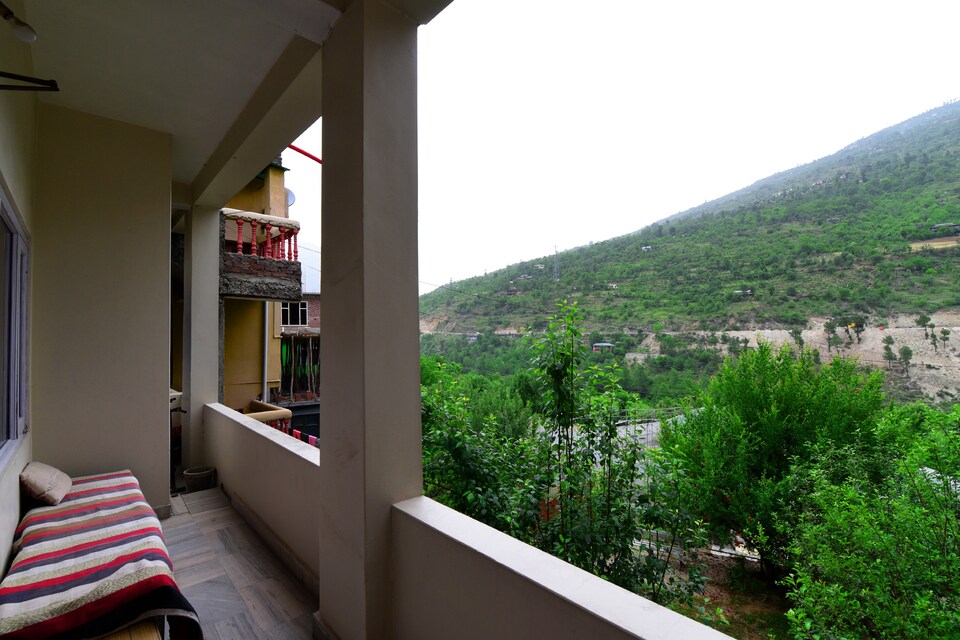 OYO Home 15182 Blossom Studio Rafting Point, Kullu, Kullu