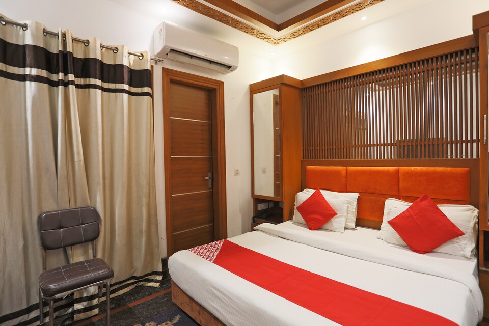 OYO R.j. Residency, Noida City Metro, Noida