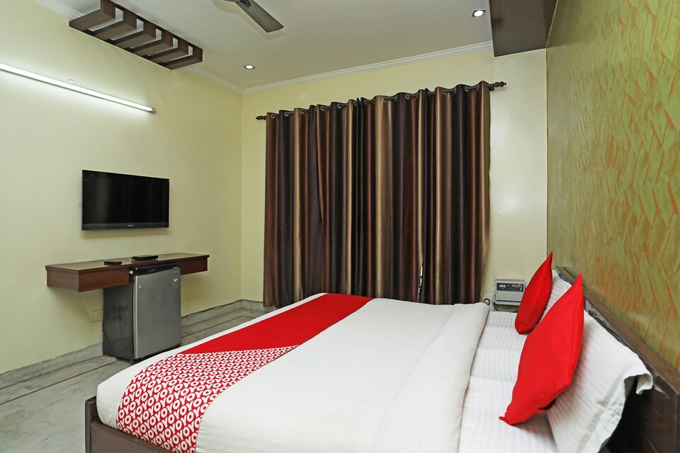 OYO 15184 Dev Palace, HUDA CENTRE 1, Gurgaon