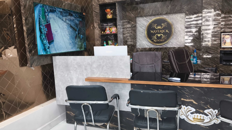 HOTEL O SKY LEAF, Boring Road Patna, Patna