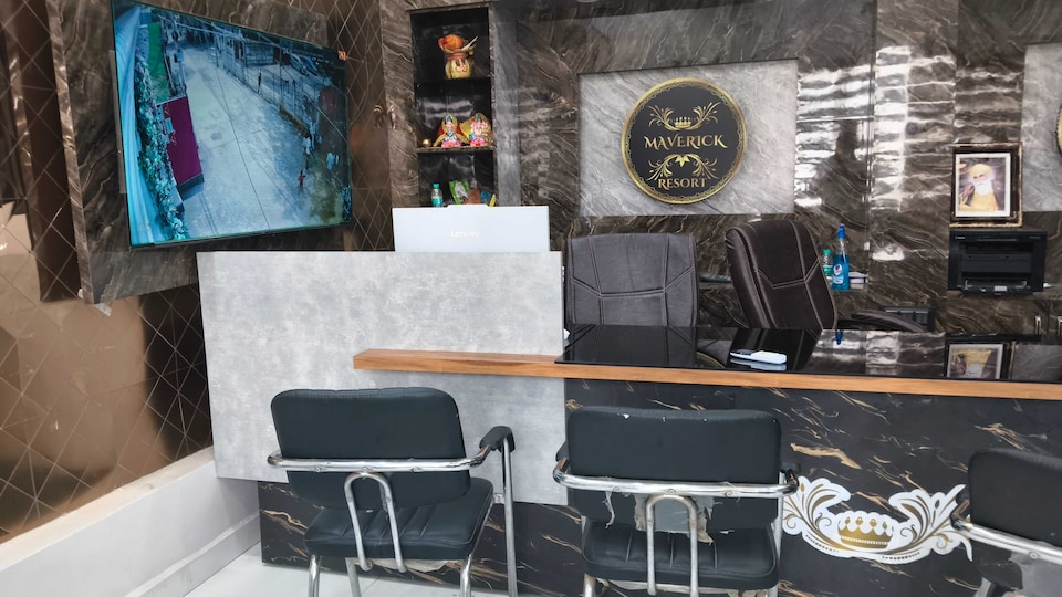 HOTEL O SKY LEAF, Boring Road Patna, Patna