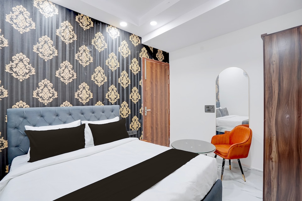 Hotel Aroha A Corporate Suites Near Botanical Garden Metro Station, Noida City, Noida