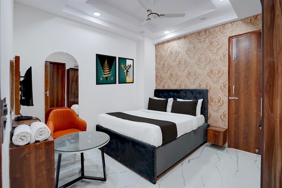 Hotel Aroha A Corporate Suites Near Botanical Garden Metro Station, Noida City, Noida
