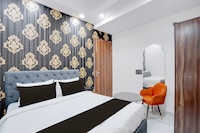 Hotel Aroha A Corporate Suites Near Botanical Garden Metro Station