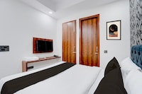 Hotel Aroha A Corporate Suites Near Botanical Garden Metro Station